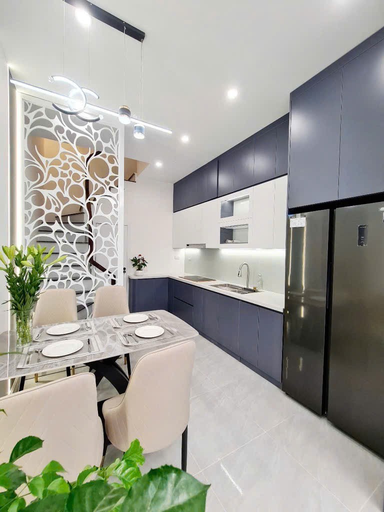 Nhà Đội Cấn đẹp như khách sạn, tặng lại toàn bộ nội thất, chỉ cần xách vali về ở - Ảnh 1