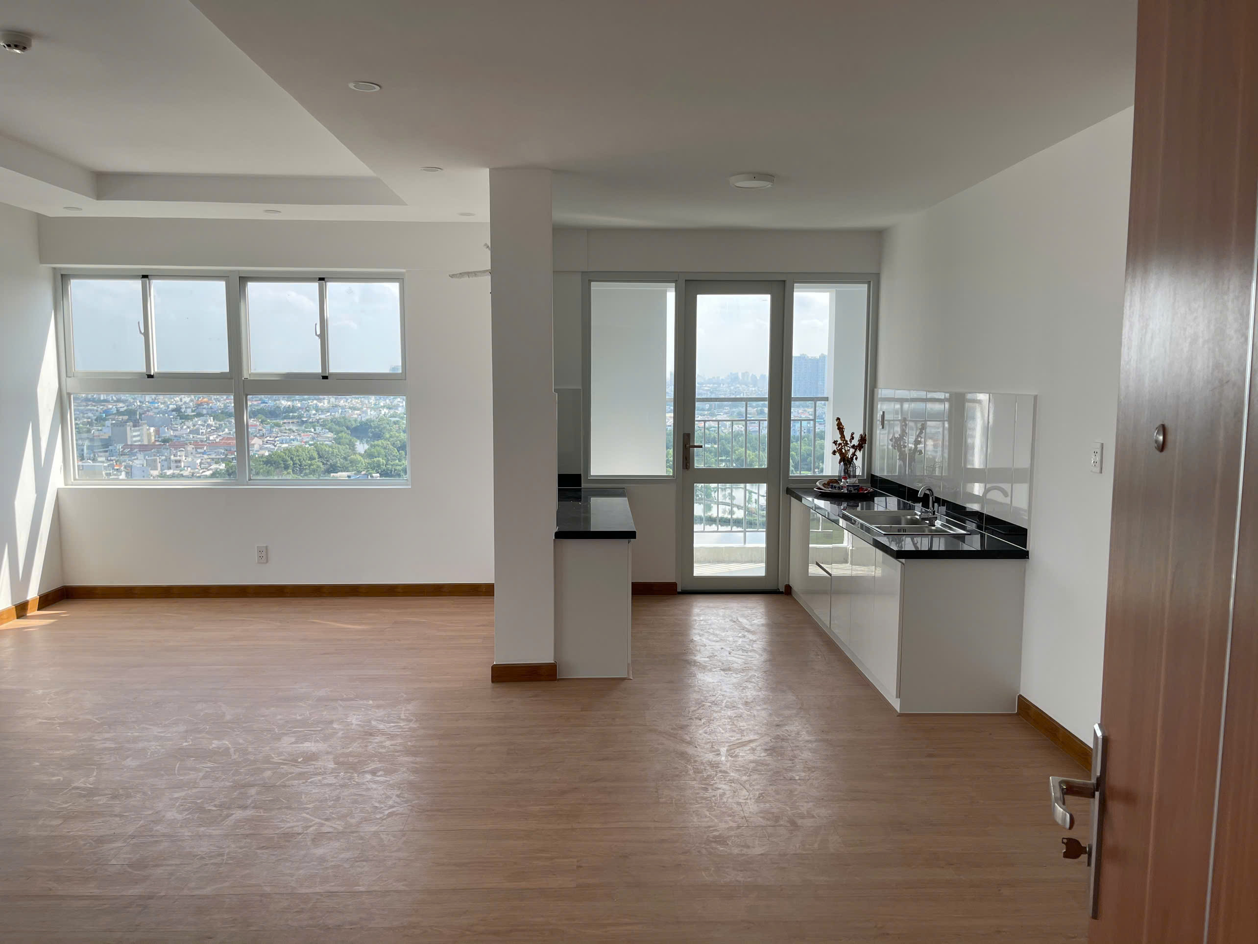 Chính chủ cần bán penthouse sân vườn 130m2 3PN - Ảnh 2