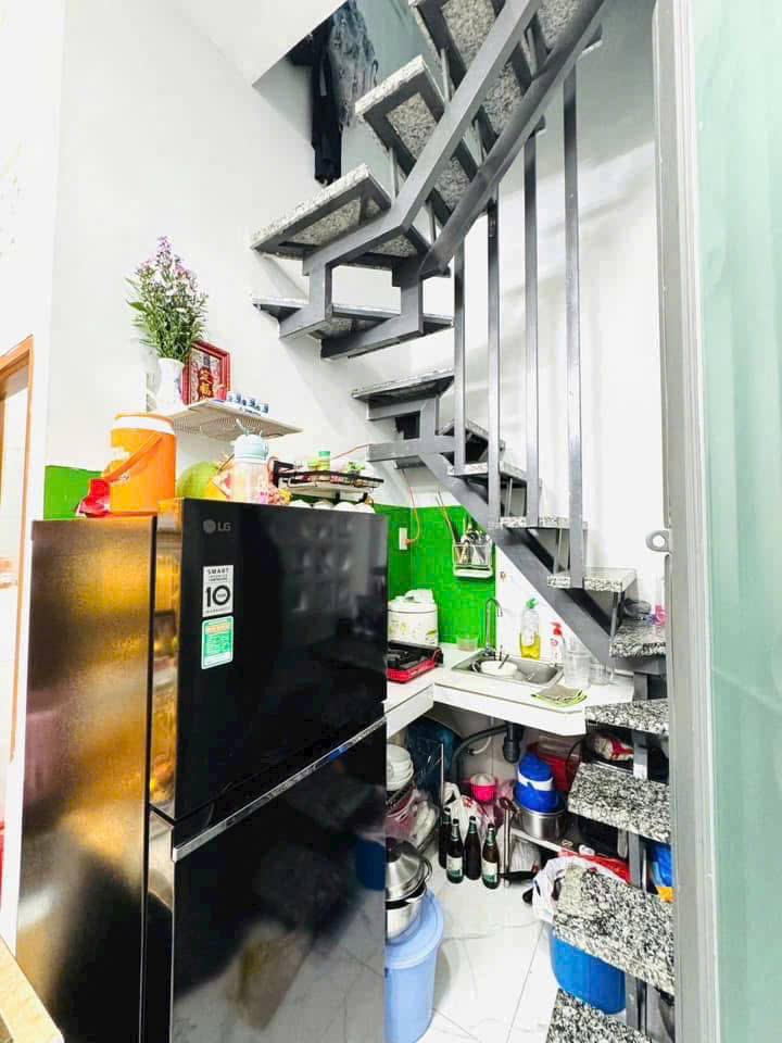 SÁT MẶT TIỀN VĨNH KHÁNH TRUNG TÂM Q 4 <br><br>DT 30 M2 CÓ 1 TỶ - Ảnh 1