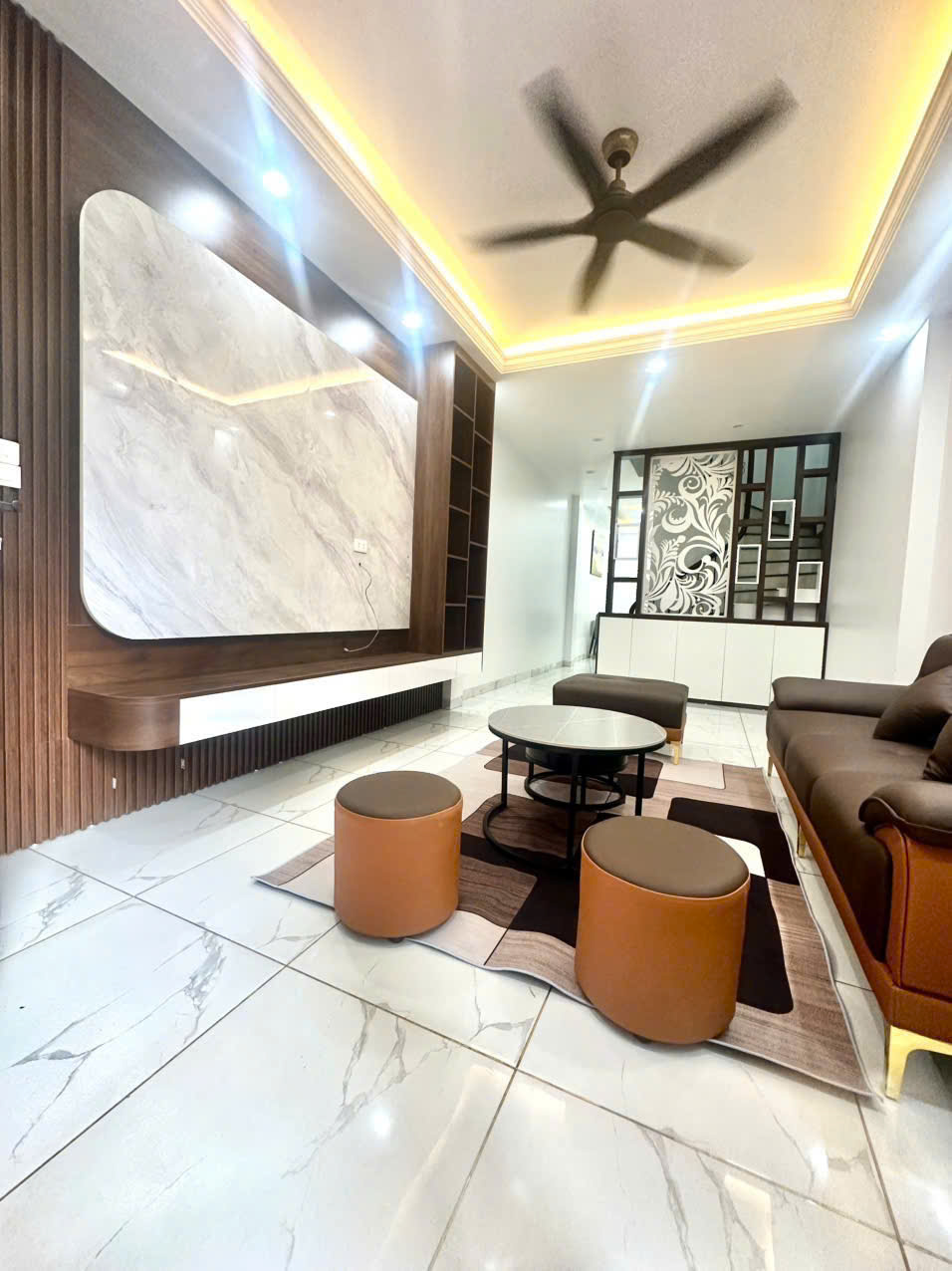 🏡 BÁN NHÀ NGỌC THỤY - LONG BIÊN – 4 TẦNG – 4 PHÒNG NGỦ – GIÁ 9.2 TỶ<br><br>📍 Vị trí cực đẹp: - Ảnh 2