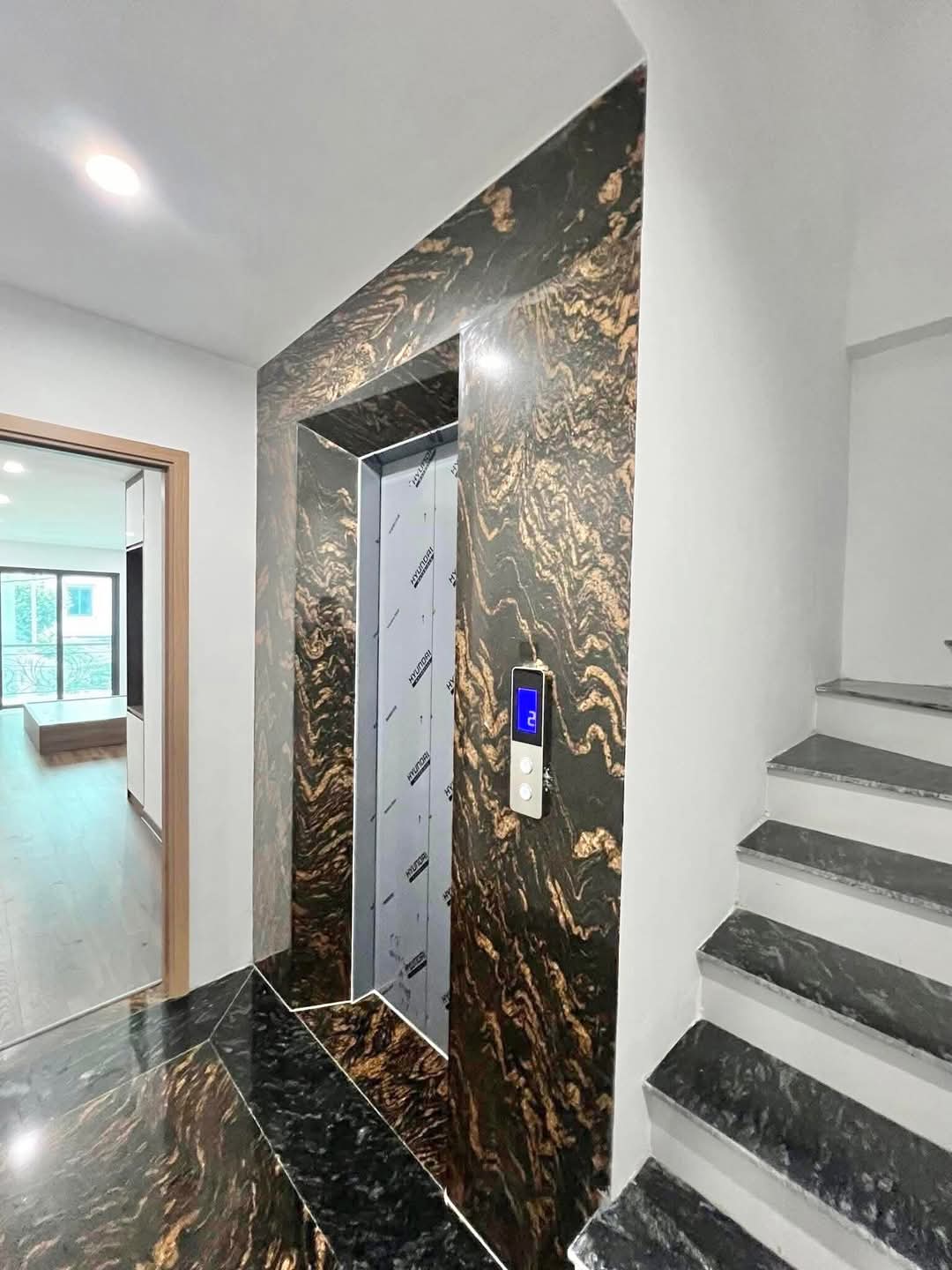 Bán nhà phố Thái hà, nhà mới xây diện tích 32m, 6 tầng thang máy đầy đủ, mặt tiền 7m giá 13,2 tỷ - Ảnh chính