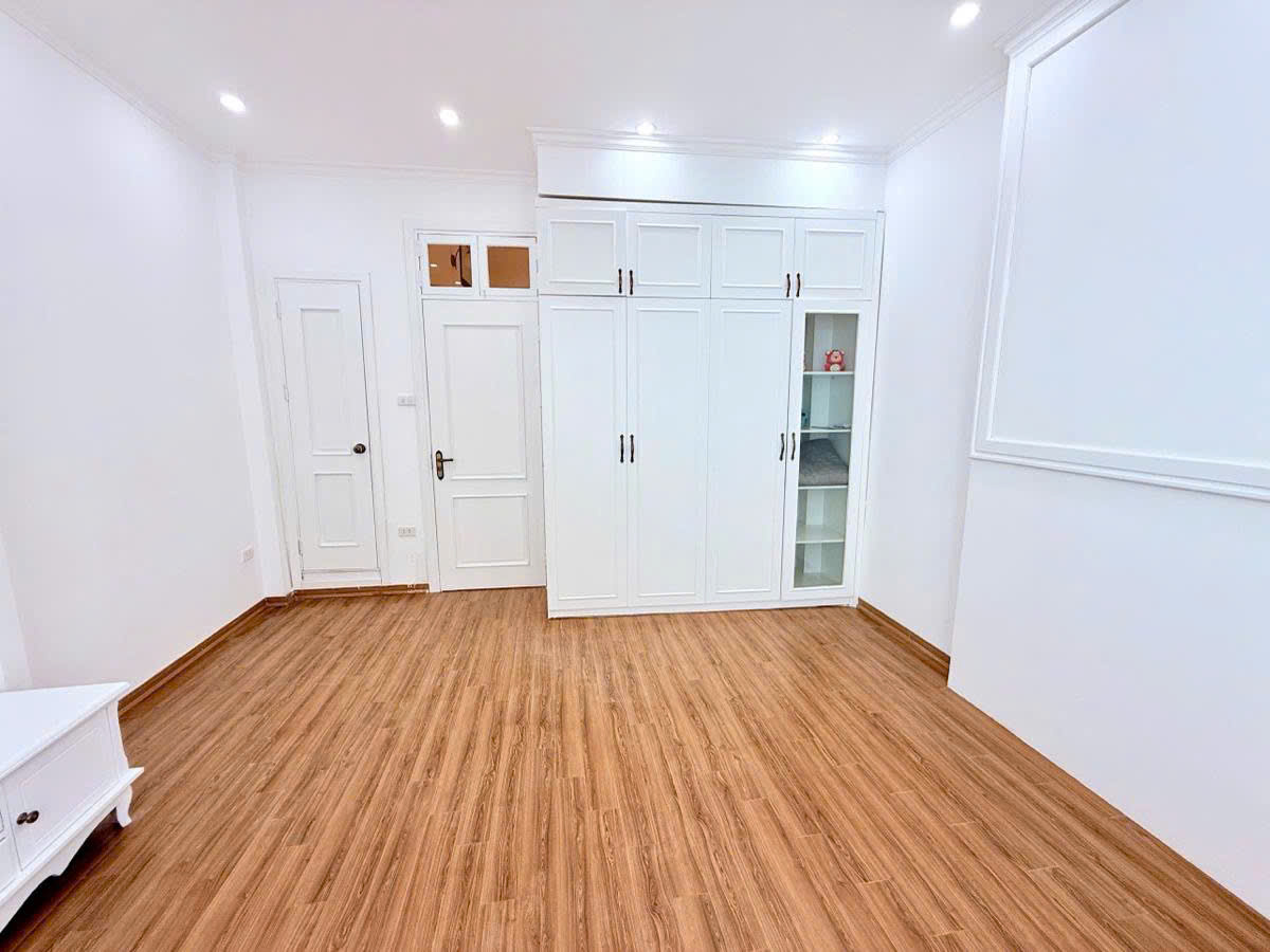 LÔ GÓC - NGÕ VĂN CHƯƠNG TÔN THẤT TÙNG 33m2 5 tầng mặt tiền 6.8m Giá 7.2 tỷ - Ảnh 3
