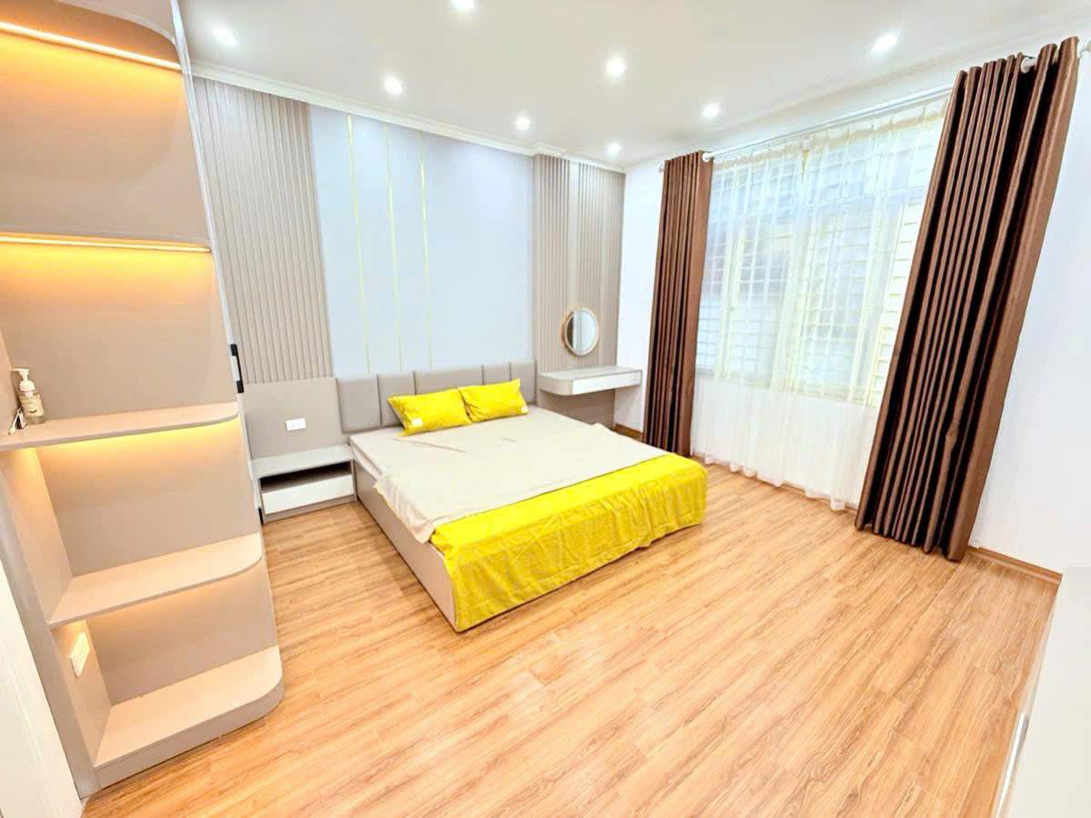 LÔ GÓC - NGÕ VĂN CHƯƠNG TÔN THẤT TÙNG 33m2 5 tầng mặt tiền 6.8m Giá 7.2 tỷ - Ảnh chính