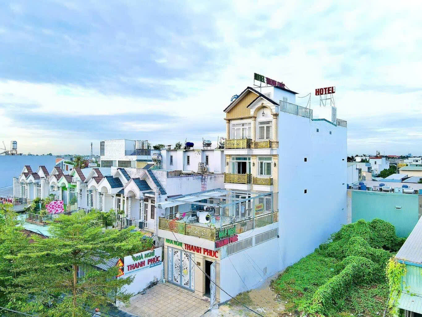 Bán Gấp Nhà Nghỉ 4 Tầng Đường Hà Huy Giáp P. Thạnh Xuân Q 12-180m2 (6x30) 15P- DT 130tr/th- chỉ - Ảnh chính
