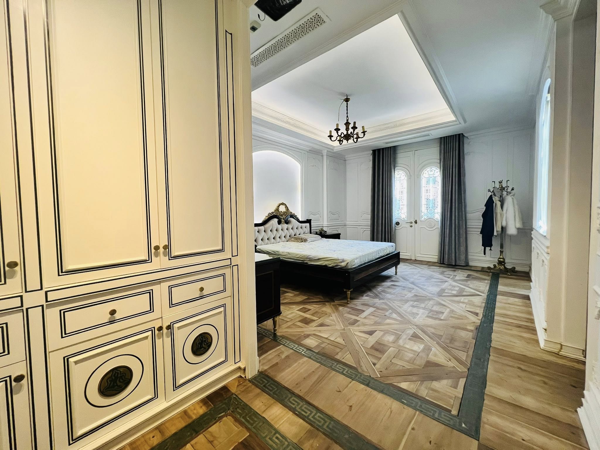 Biệt Thự Đẹp Thành Phố Giao Lưu, Từ Liêm, 240M2, Mặt tiền 8M, Gía Bán Chỉ 96 Tỷ - Ảnh 3