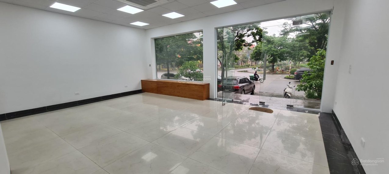 Cho thuê biệt thự căn góc KĐT Thành phố Giao Lưu, 200m2, 4 tầng, đã hoàn thiện nội thất, giá thỏa - Ảnh 1