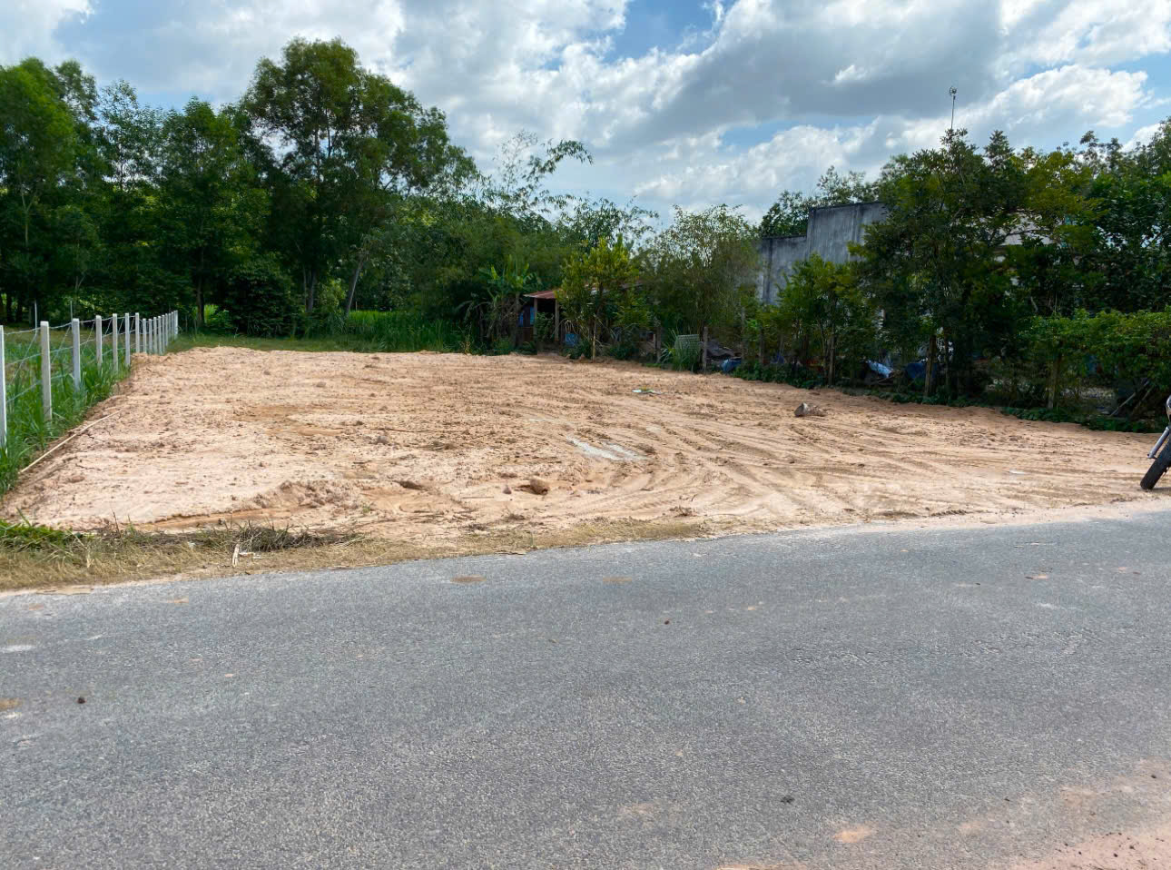 BÁN ĐẤT GIÁ -RẺ- MT ĐƯỜNG QL50- DT 100M2- SANG TÊN NGAY TRONG NGÀY - Ảnh chính