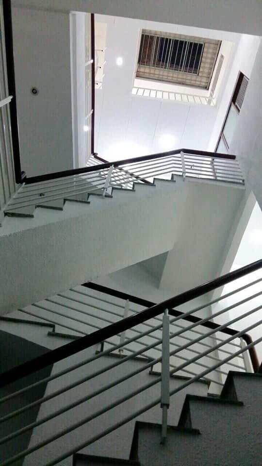 Nhà mới đẹp , hẻm 5m . Giá đầu tư .chính chủ gửi bán  Trường Chinh, P.12, Tân Bình đầu đường trường - Ảnh chính