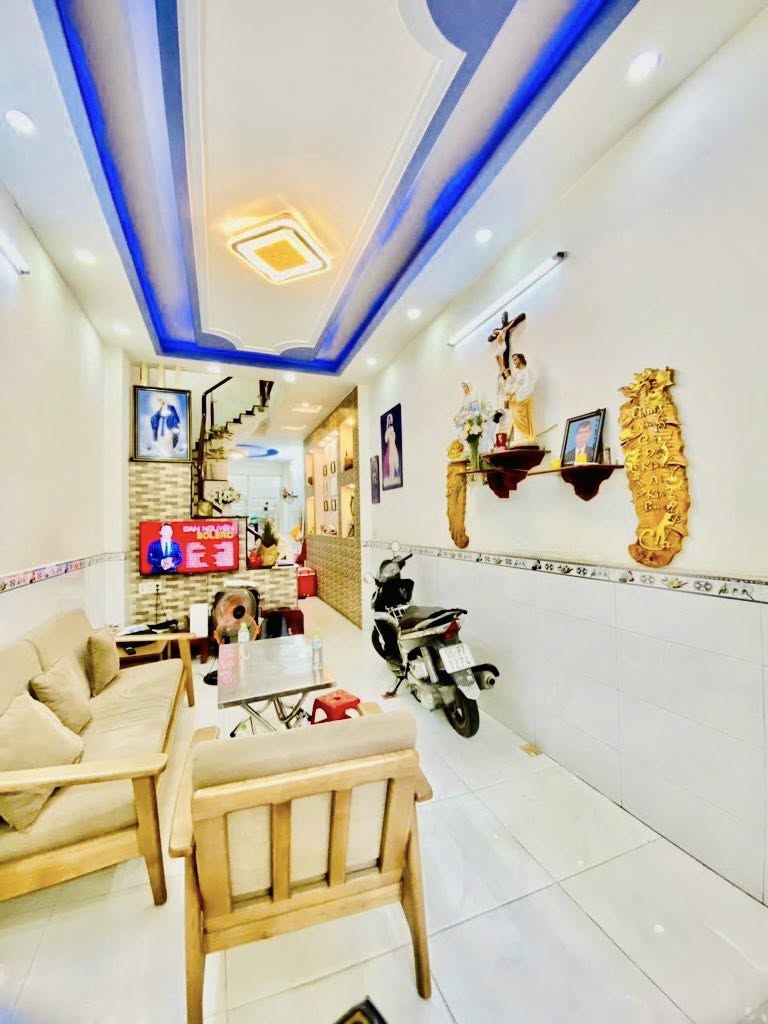 GẦN GA T3  - HẺM NHỰA THÔNG THOÁNG - NHÀ ĐẸP 3 TẦNG - 4PN - 52M NHỈNH 5 - Ảnh 1