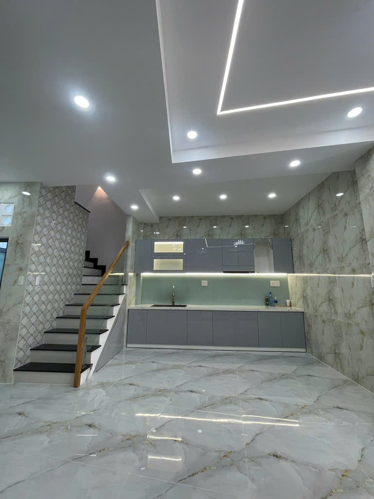 Mặt tiền thụt ngay Lê Quang Sung , sát chợ Minh Phụng, 47m2 Quận 6 chỉ 6,9 tỉ - Ảnh 2