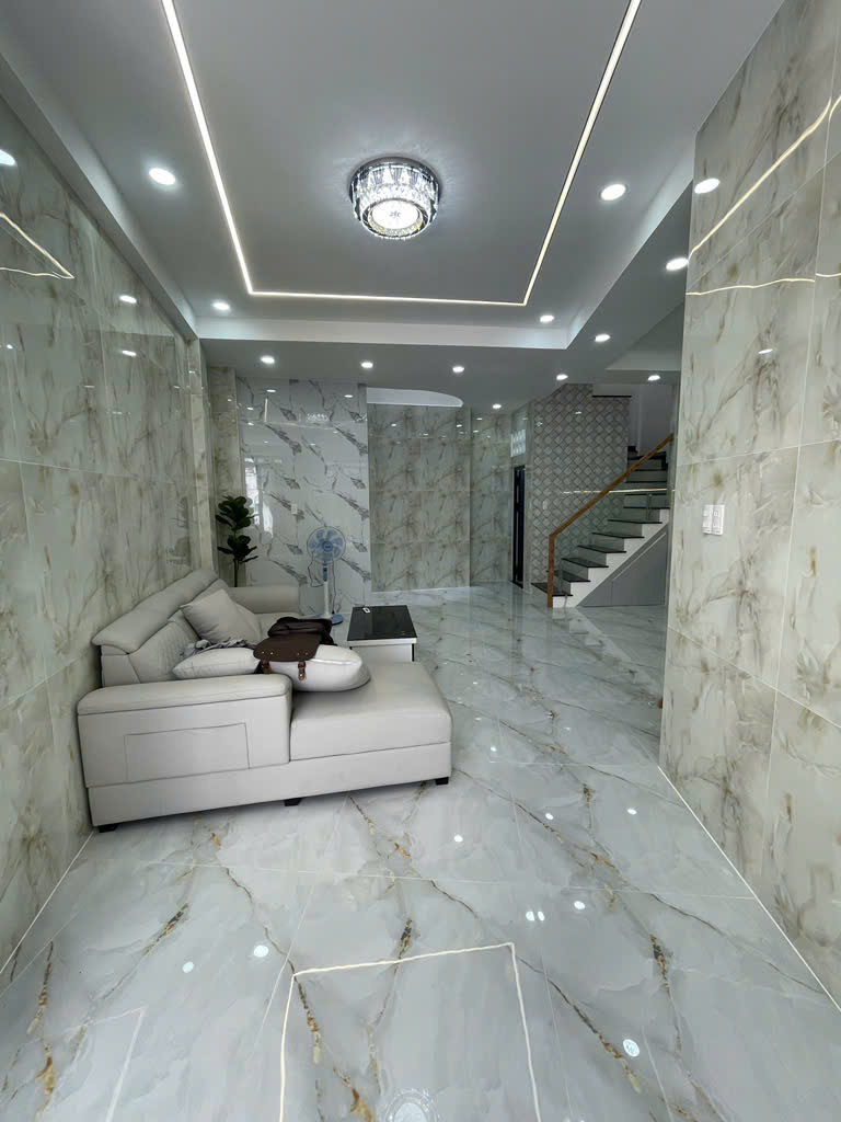 Mặt tiền thụt ngay Lê Quang Sung , sát chợ Minh Phụng, 47m2 Quận 6 chỉ 6,9 tỉ - Ảnh 1