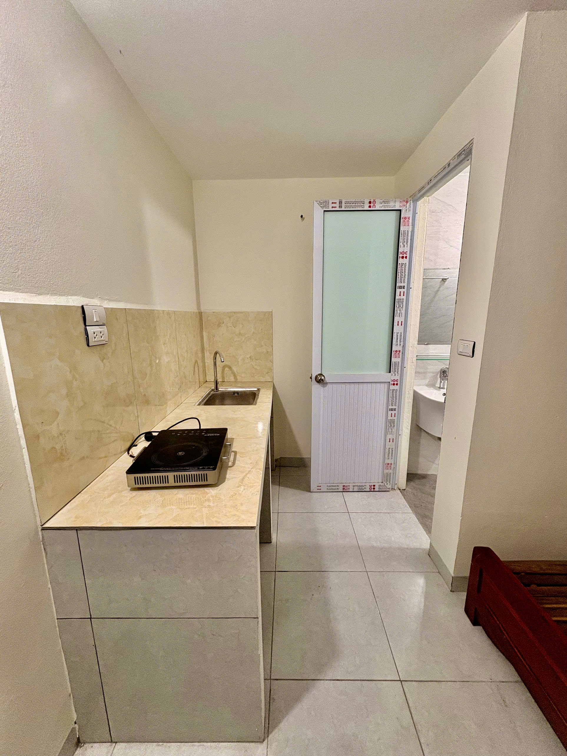CHO THUÊ NHÀ 1 TẦNG+GÁC XÉP (DTSD=32M2)+NỘI THẤT, NGÕ Ô TÔ GIÁ TỐT - Ảnh 1
