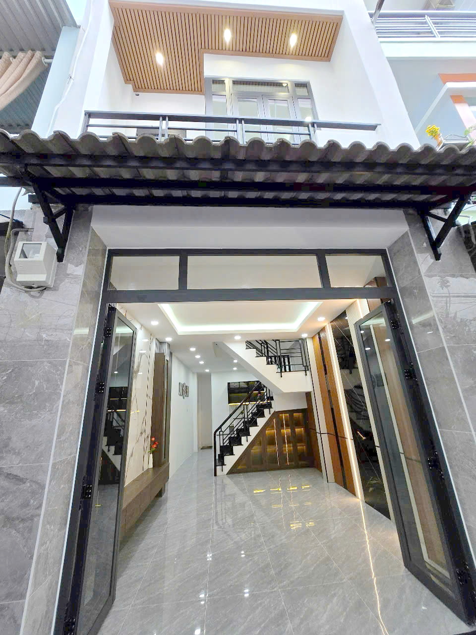 Nhà mới 2 tầng sát hẻm xe hơi Âu Dương Lân P3Q8. Giá: 4.65 tỷ - Ảnh chính
