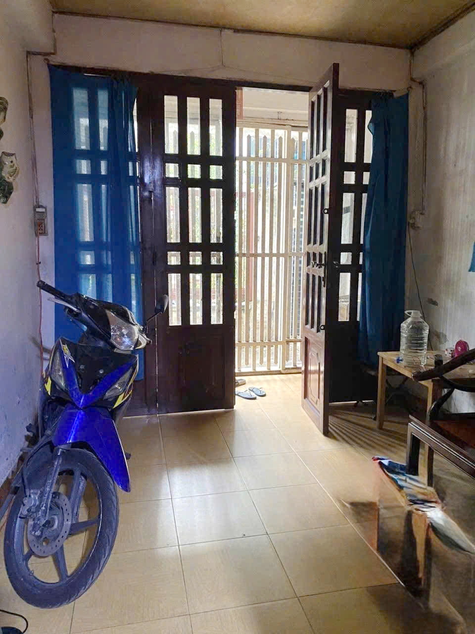 Nhà căn góc 2 tầng hẻm thông Lê Quang Kim P9Q8. Giá: 3.18 tỷ - Ảnh 1