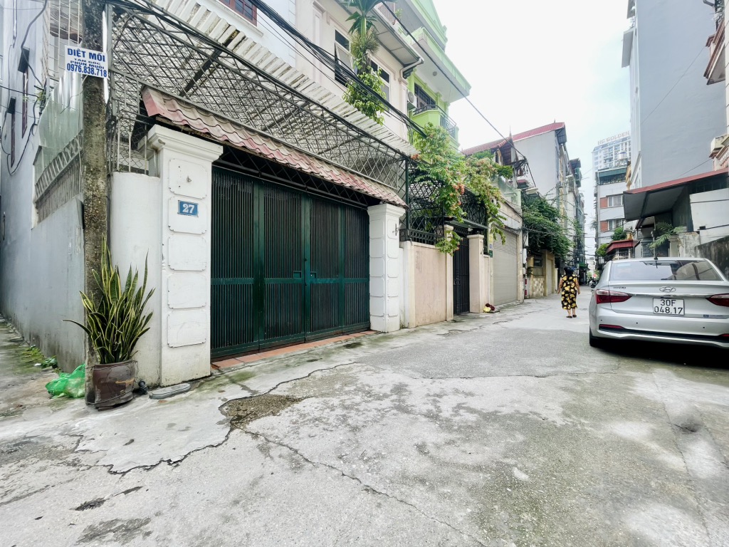 BÁN NHÀ BỒ ĐỀ 15 tỷ 55m NGÕ THÔNG Ô TÔ,SÁT MẶT PHỐ,LONG BIÊN HÀ NỘI - Ảnh 2