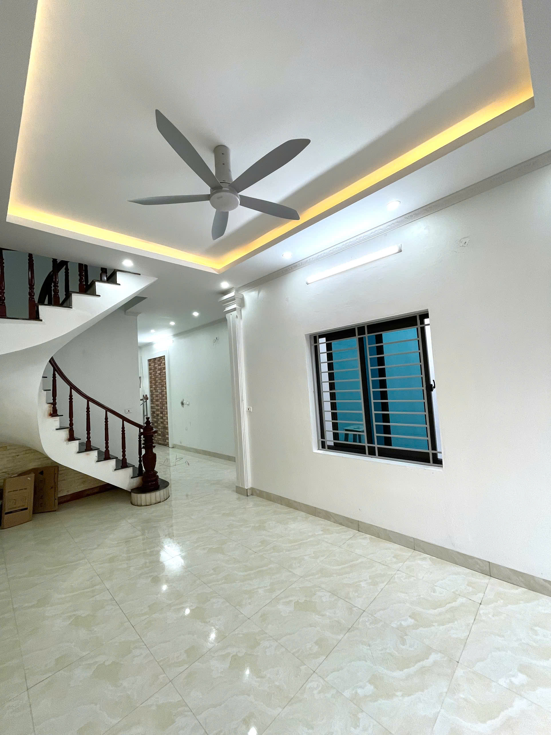 Bán nhà 3 tầng 61 m² tại Ỷ La, Dương Nội, Hà Đông, mặt tiền 5m, nhỉnh 13 tỷ, kinh doanh đỉnh - Ảnh 1