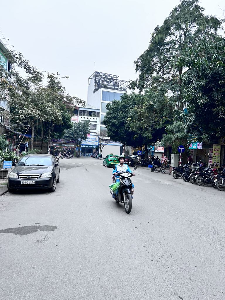 Bán nhà mặt phố Thành Trung/Trâu Quỳ 5 tầng thang máy 90m2 đường 30m siêu kinh doanh - Ảnh 2