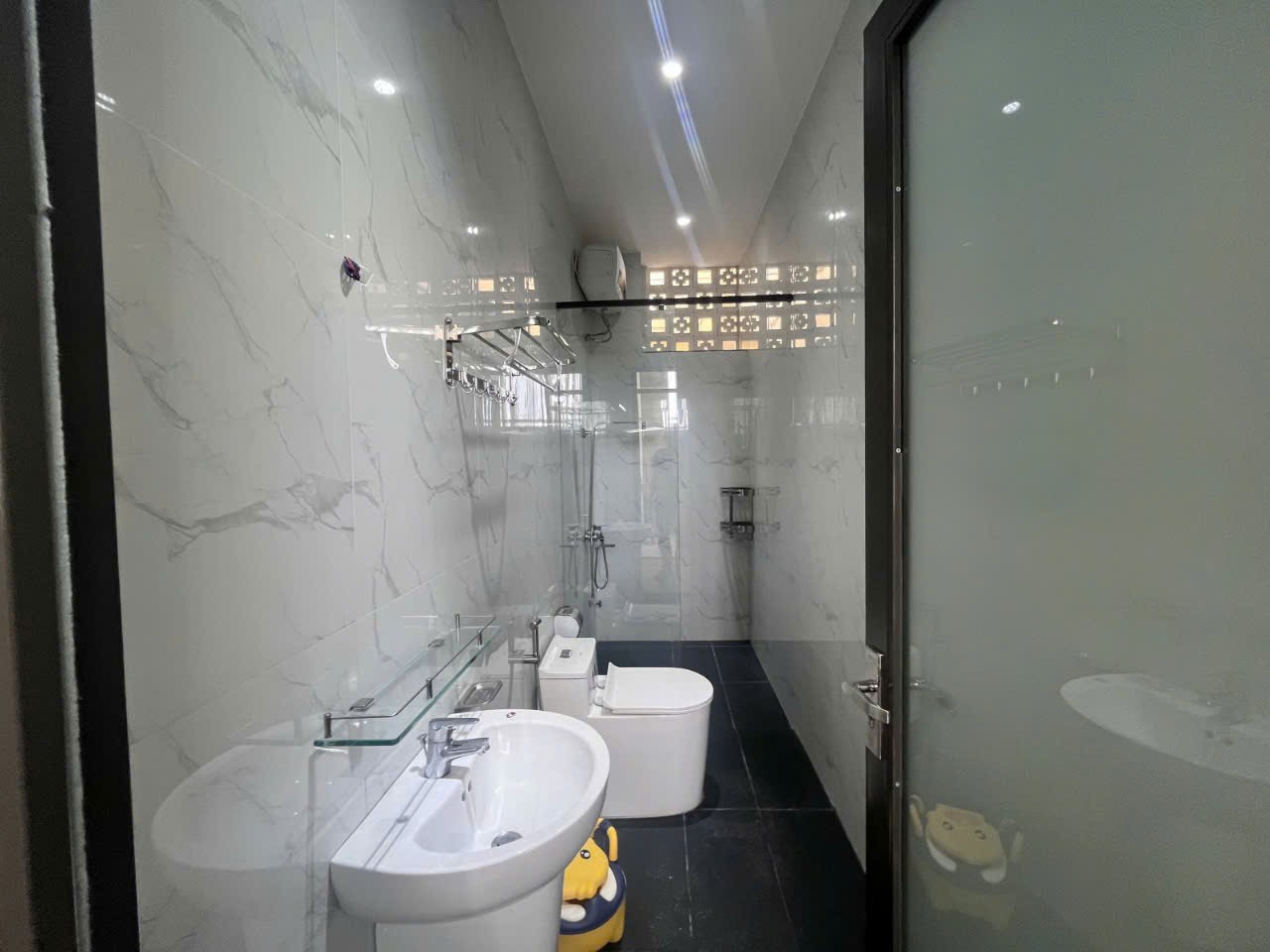 NHÀ ĐẸP-  GIÁ TỐT - CẦN BÁN Căn Nhà Mặt Tiền Phan Huỳnh Điều, Q. Ngũ Hành Sơn, TP. Đà Nẵng. - Ảnh 4