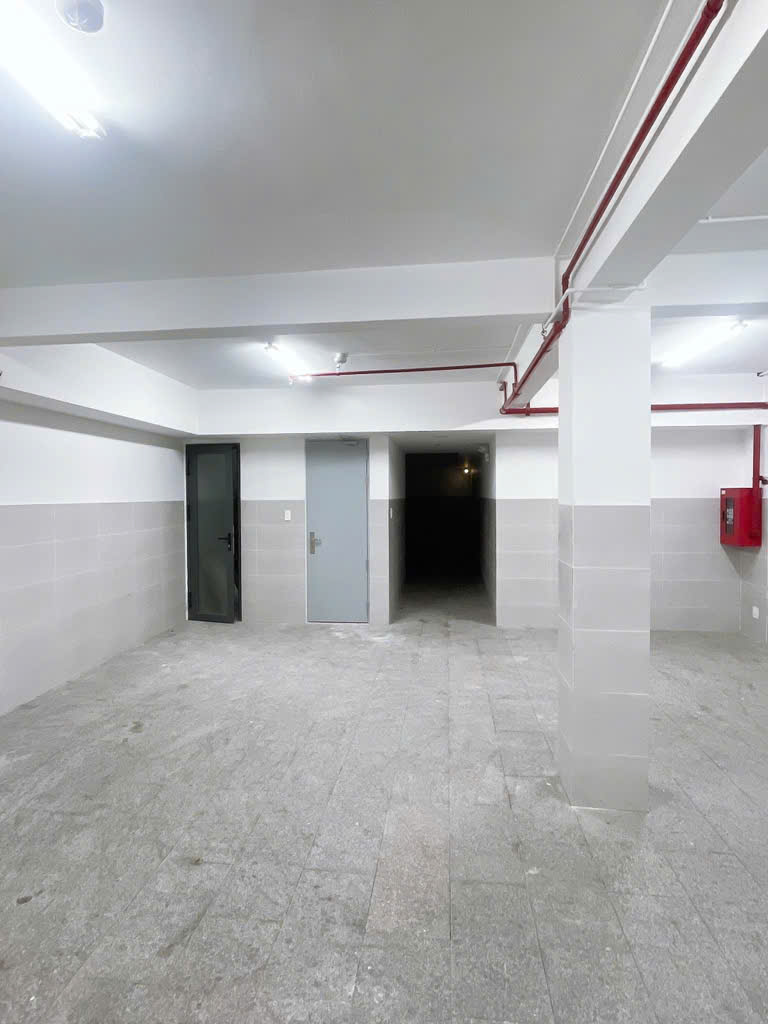 TOÀ NHÀ 8 TẦNG MẶT TIỀN VIP TÂN SƠN NHÌ – DIỆN TÍCH CÔNG NHẬN 200M² – DÒNG TIỀN 230TR/THÁNG - Ảnh 1