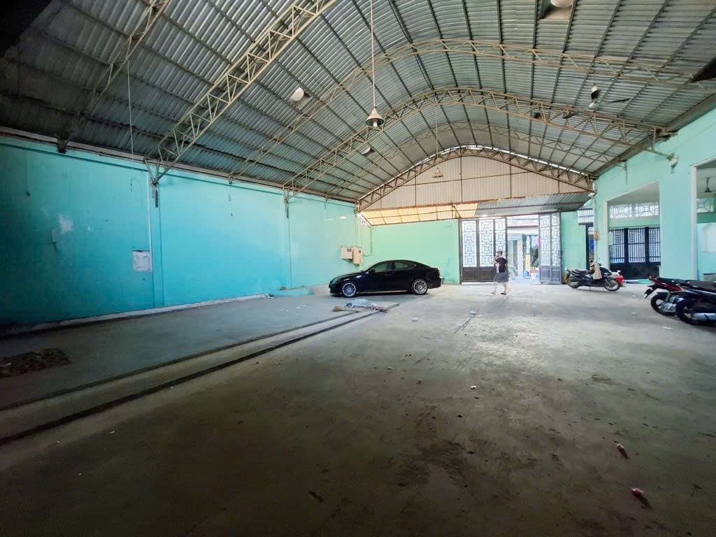 Bán nhà xưởng mặt tiền nở hậu 490m2 NGỘP Bình Hưng Hòa A - Bình Tân - Giá chỉ 29 tỷ thương lượng - Ảnh chính