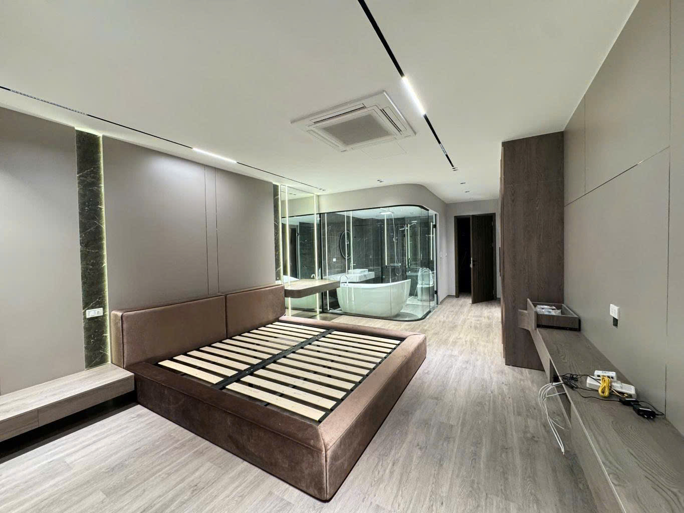 SIÊU PHẨM NHÀ MỚI LÕI GIA THỤY 60M, 7T, MT5M, THANG MÁY, NỘI THẤT CAO CẤP, NGÕ THÔNG. - Ảnh 1