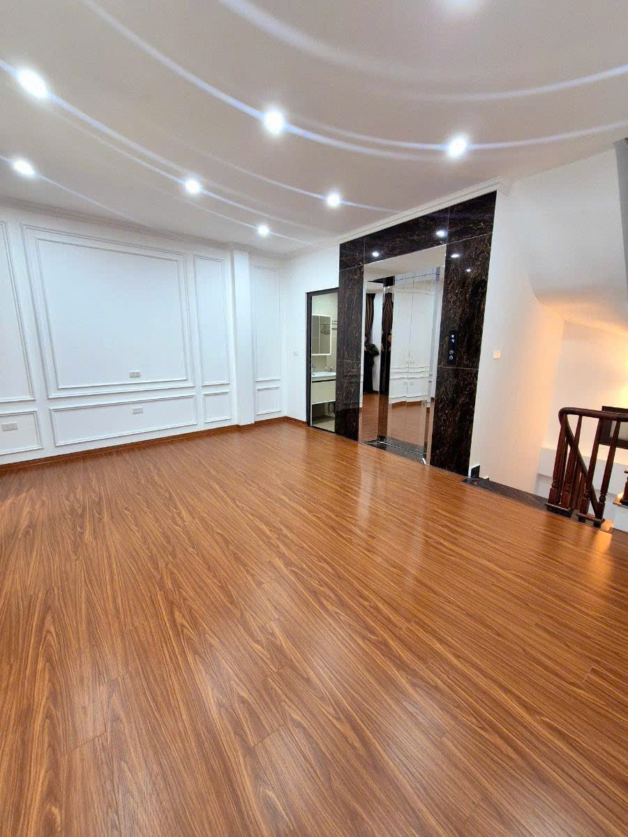 NHÀ MỚI ĐỒNG CỔ THỤY KHUÊ - THANG MÁY - DT 38m2 6 tầng mặt tiền 6.2m Giá 11.5 tỷ - Ảnh 1