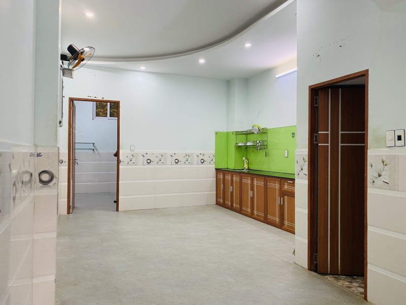 # Nhà Mặt Tiền Hải Châu 60m2, 2 mê cứng + sân thượng, 5.x tỷ - Ảnh 1