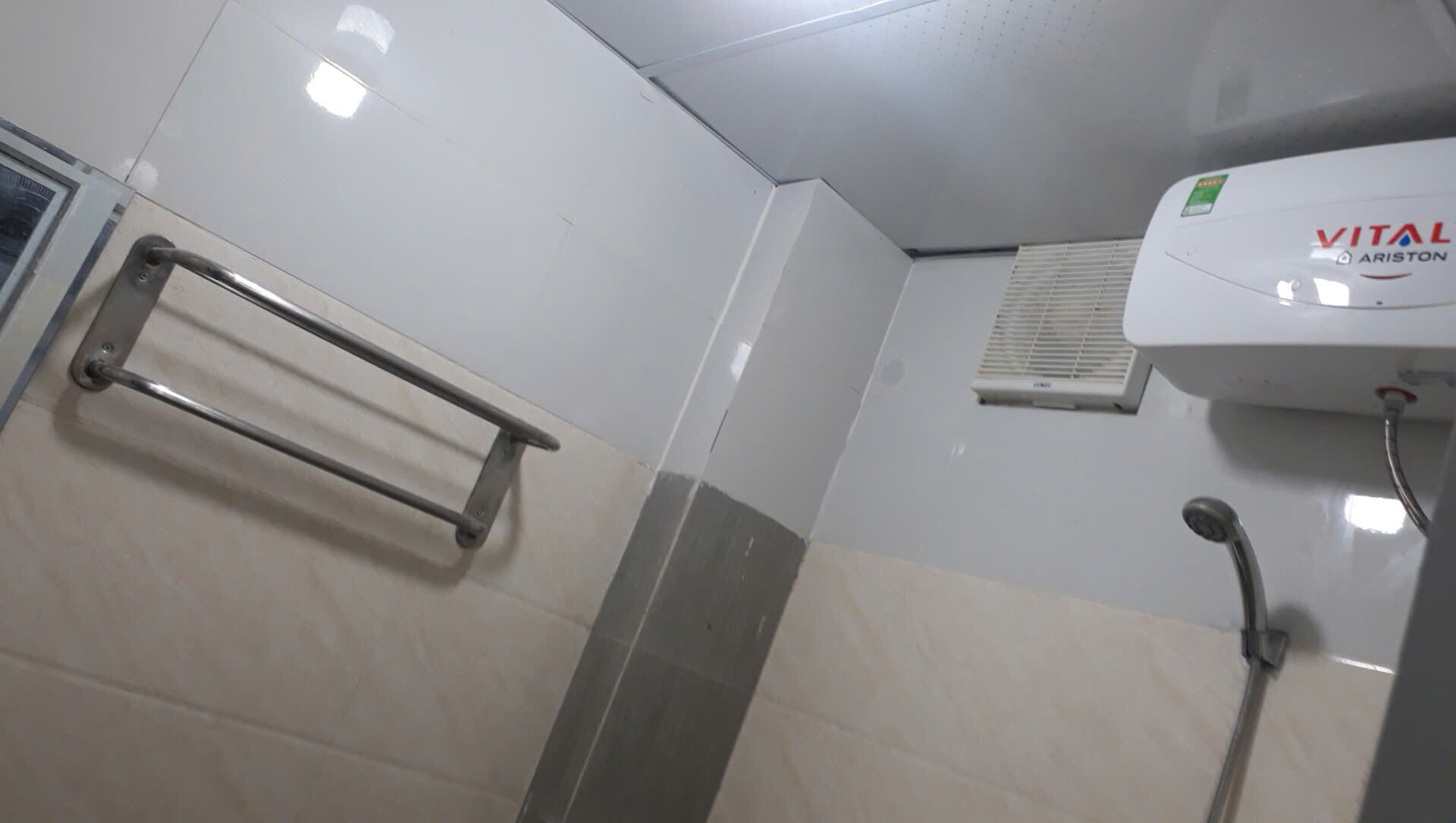 ♪ 2.45 tỷ Kiệt gần đường Nguyễn Hoàng thông Hoàng Diệu 45m2, 2 tầng, 3PN, sạch sẽ - Ảnh chính