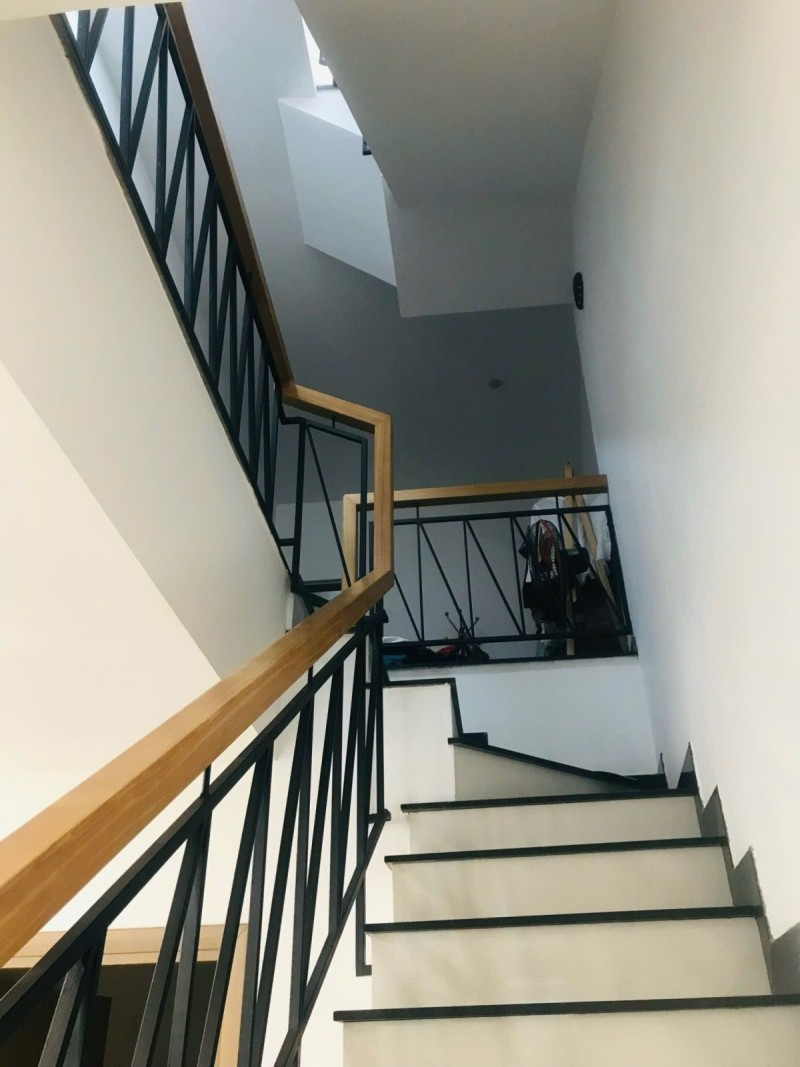 # Nhà kiệt sát MT Ba Đình, Bãi đậu Ô tô 30m, 65m2, 3 tầng đẹp, cực chất, 5.1 tỷ - Ảnh 2