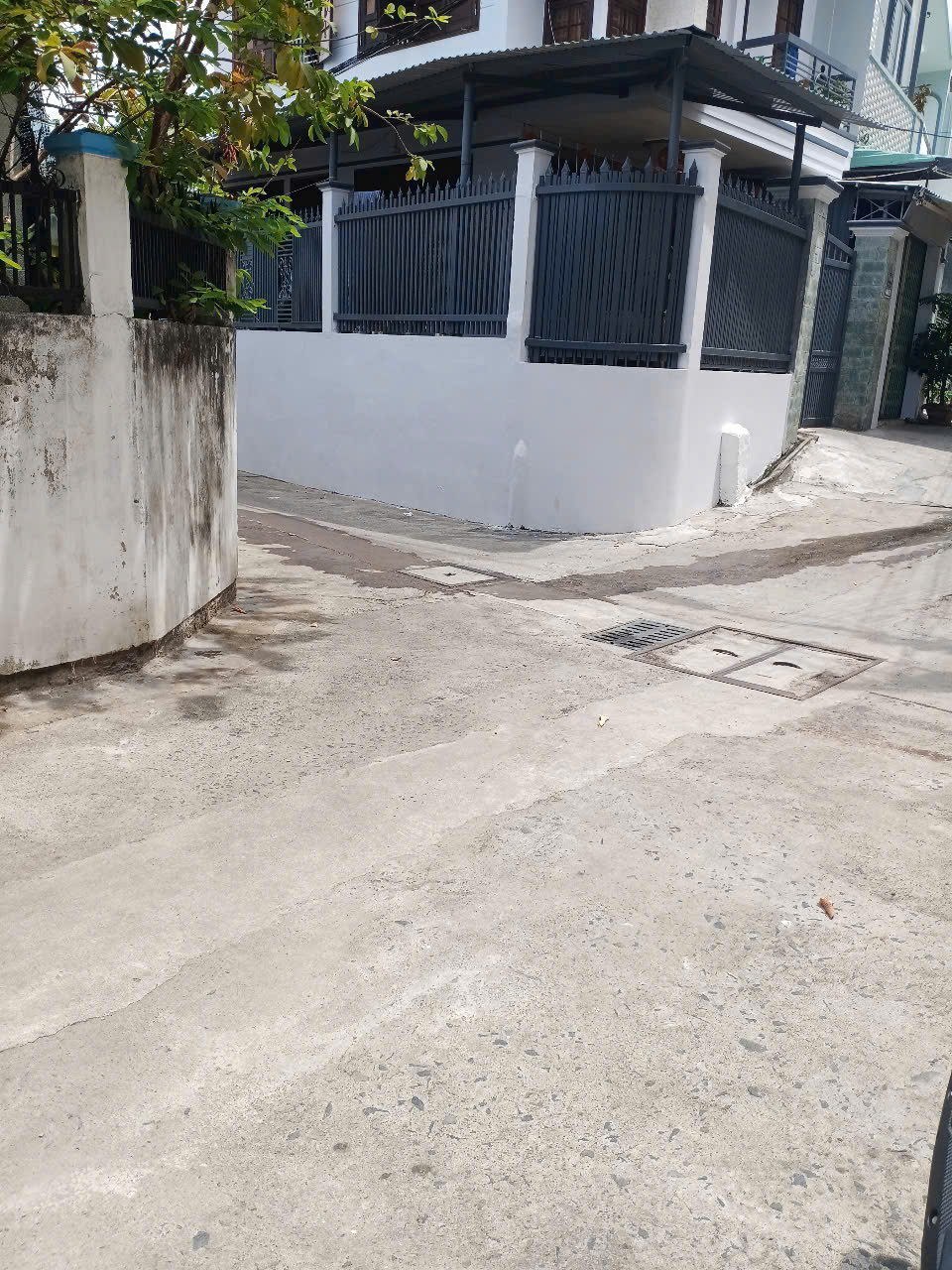 Bán nhà lô góc gần biển 251m2 giá chỉ 45tr/m2 Tôn Thất Tùng Vĩnh Phước Nha Trang - Ảnh 1