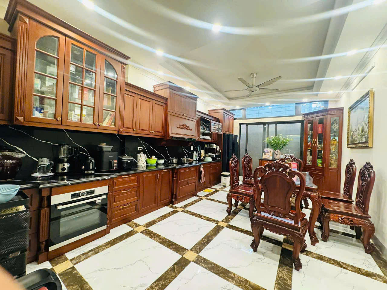 HÍNH CHỦ CẦN BÁN GẤP BIỆT THỰ PHỐ HỒNG TIẾN - LONG BIÊN - CÁCH VÀI NHÀ RA MẶT PHỐ - NGÕ Ô TÔ THÔNG - Ảnh 2