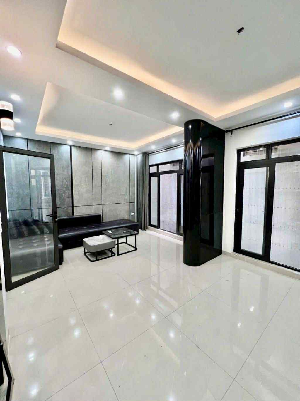 BÁN NHÀ MỚI XÂY , ĐƯỜNG TO RỘNG- CHÍNH CHỦ CẦN BÁN GẤP CHO CON ĐI MỸ - Ảnh chính