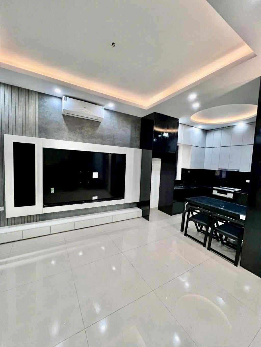 BÁN NHÀ MỚI XÂY , ĐƯỜNG TO RỘNG- CHÍNH CHỦ CẦN BÁN GẤP CHO CON ĐI MỸ - Ảnh 2