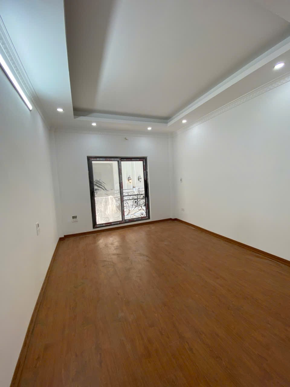 BÁN NHÀ 5 TẦNG PHÚC LỢI – Ở NGAY – GIÁ TỐT  4.XX TỶ - LH EM HUYỀN 0383 150 180 - Ảnh 1