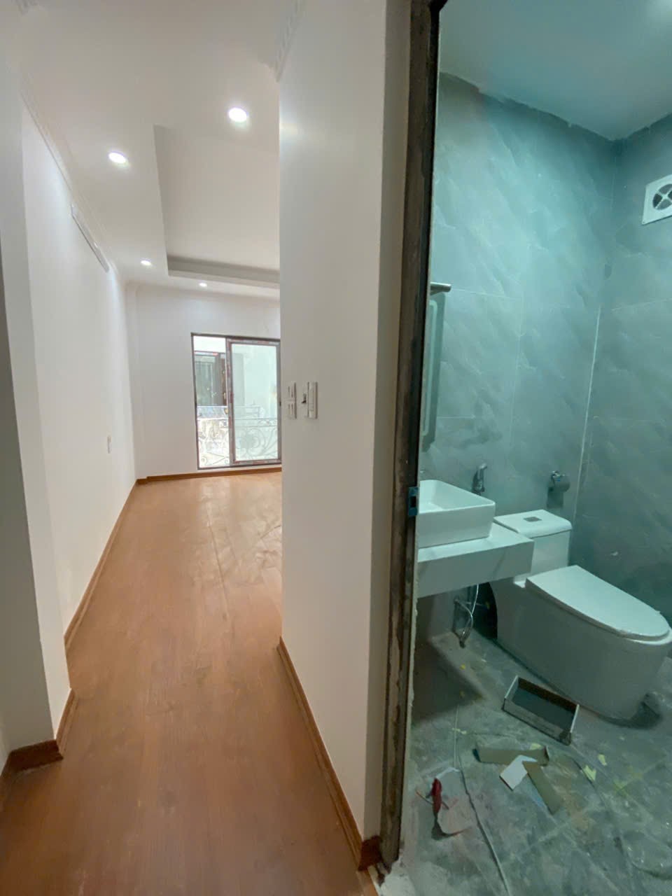 BÁN NHÀ 5 TẦNG PHÚC LỢI – Ở NGAY – GIÁ TỐT  4.XX TỶ - LH EM HUYỀN 0383 150 180 - Ảnh 2