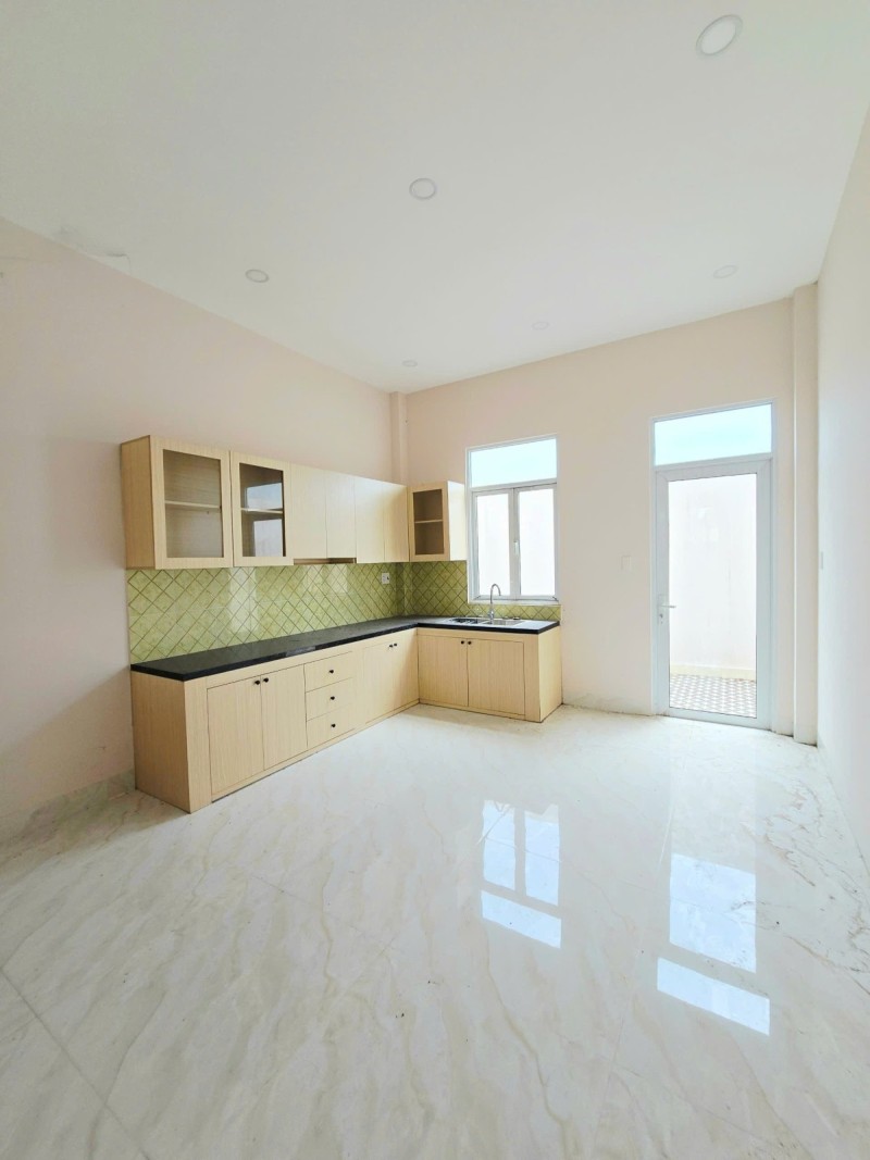 Bán nhà 2 tầng, 67m², 2PN, 2WC, Q.9, 4.3 tỷ, sổ đỏ - Ảnh 1