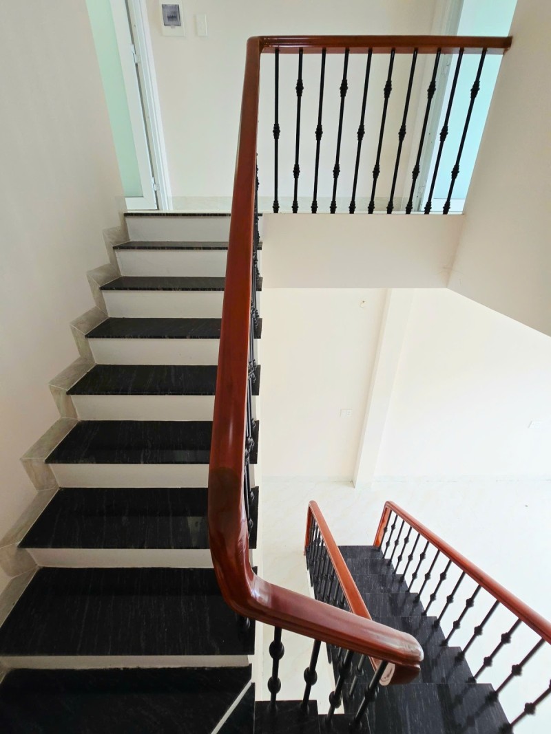 Bán nhà 2 tầng, 67m², 2PN, 2WC, Q.9, 4.3 tỷ, sổ đỏ - Ảnh 2