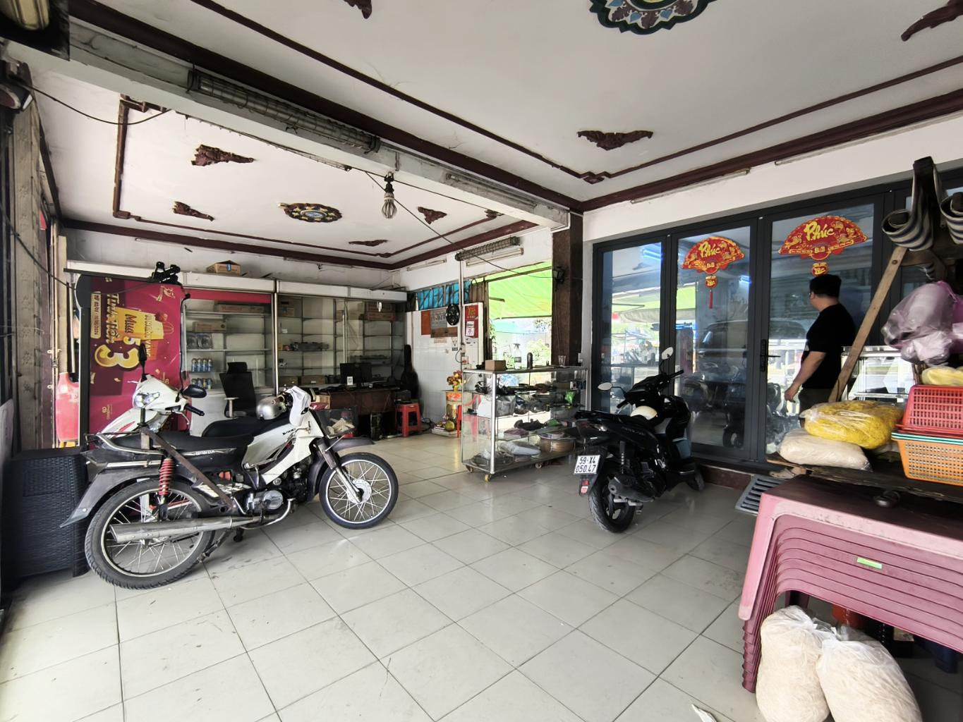 BÁN NHÀ MẶT TIỀN KHỦNG – KINH DOANH ĐỈNH – DÒNG TIỀN 650 TRIỆU/NĂM – SỔ HOÀN CÔNG, NỞ HẬU ĐẸP – GIÁ - Ảnh chính