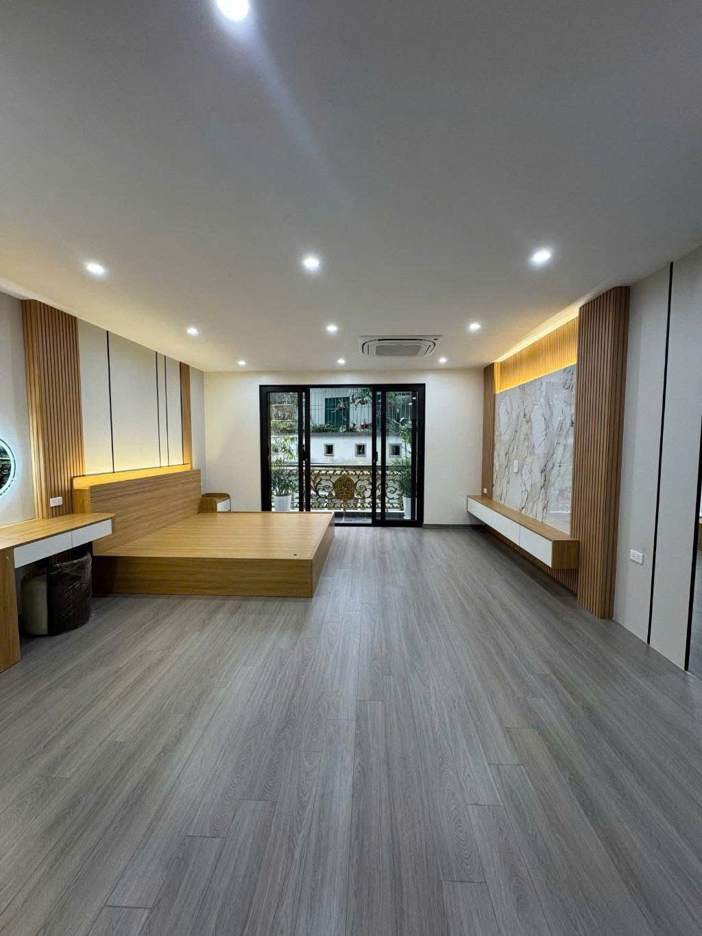 BÁN GẤP NHÀ HỒNG TIẾN 6 TẦNG X 75M, VỊ TRÍ KIM CƯƠNG, GARA THANG MÁY, HƠN 13 TỶ - Ảnh chính