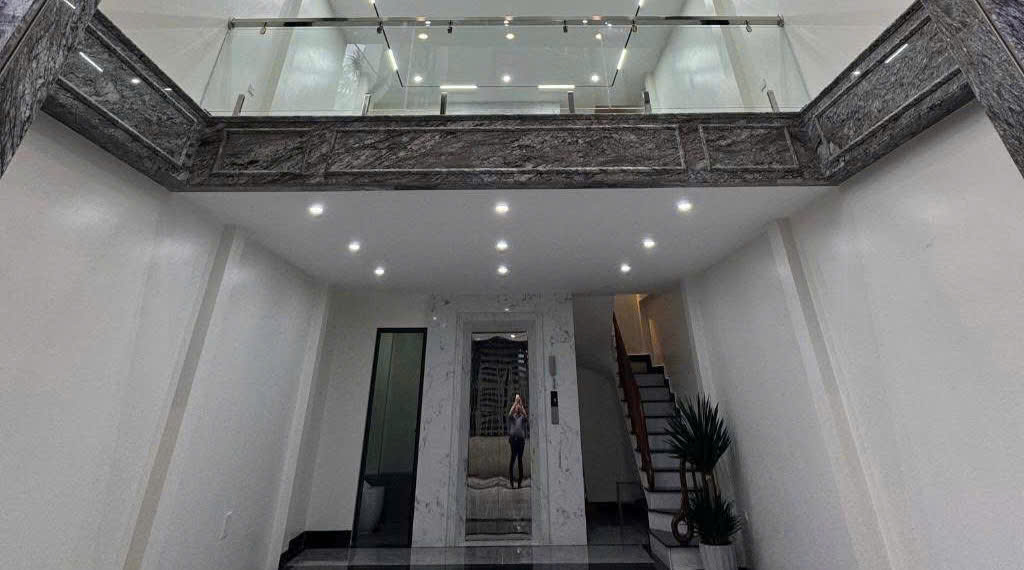 BÁN GẤP NHÀ HỒNG TIẾN 6 TẦNG X 75M, VỊ TRÍ KIM CƯƠNG, GARA THANG MÁY, HƠN 13 TỶ - Ảnh 2