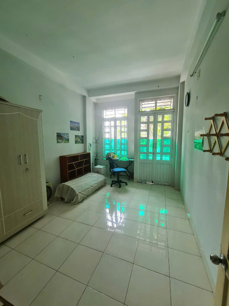 Cần bán căn nhà 3 tầng mới ngay trung tâm bàn cờ Nha Trang, phường Tân Lập.<br>Vị trí Mặt tiền đường - Ảnh 1