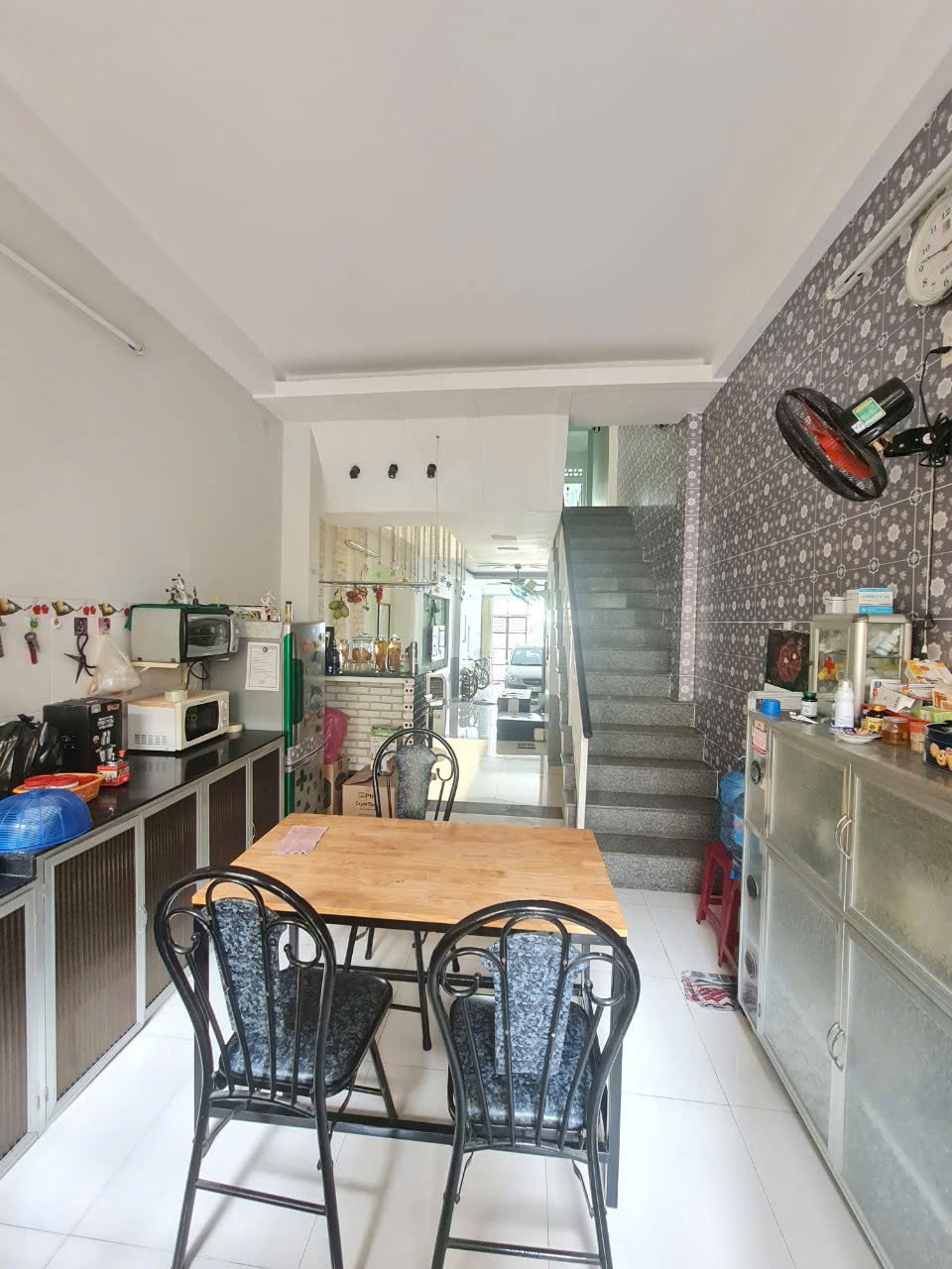 Cần bán căn nhà 3 tầng mới ngay trung tâm bàn cờ Nha Trang, phường Tân Lập.<br>Vị trí Mặt tiền đường - Ảnh 2