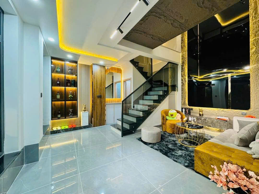Bán nhà mặt tiền Trần Quang Khải P. Tân Định Q1 Nguyễn Hữu Cầu 4.5x16m 3 tầng TN 40tr giá 19.5tỷ TL - Ảnh chính