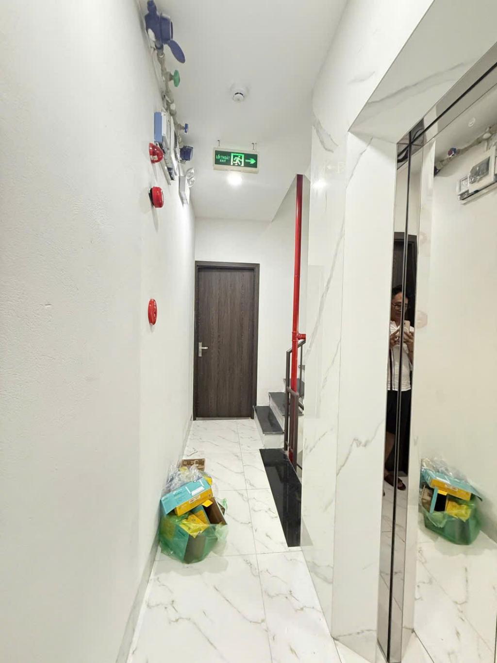 CCMN DÒNG TIỀN - VỊ TRÍ ĐẸP - SÁT PHỐ - LÔ GÓC - 10 PHÒNG KHÉP KÍN - Ảnh 3