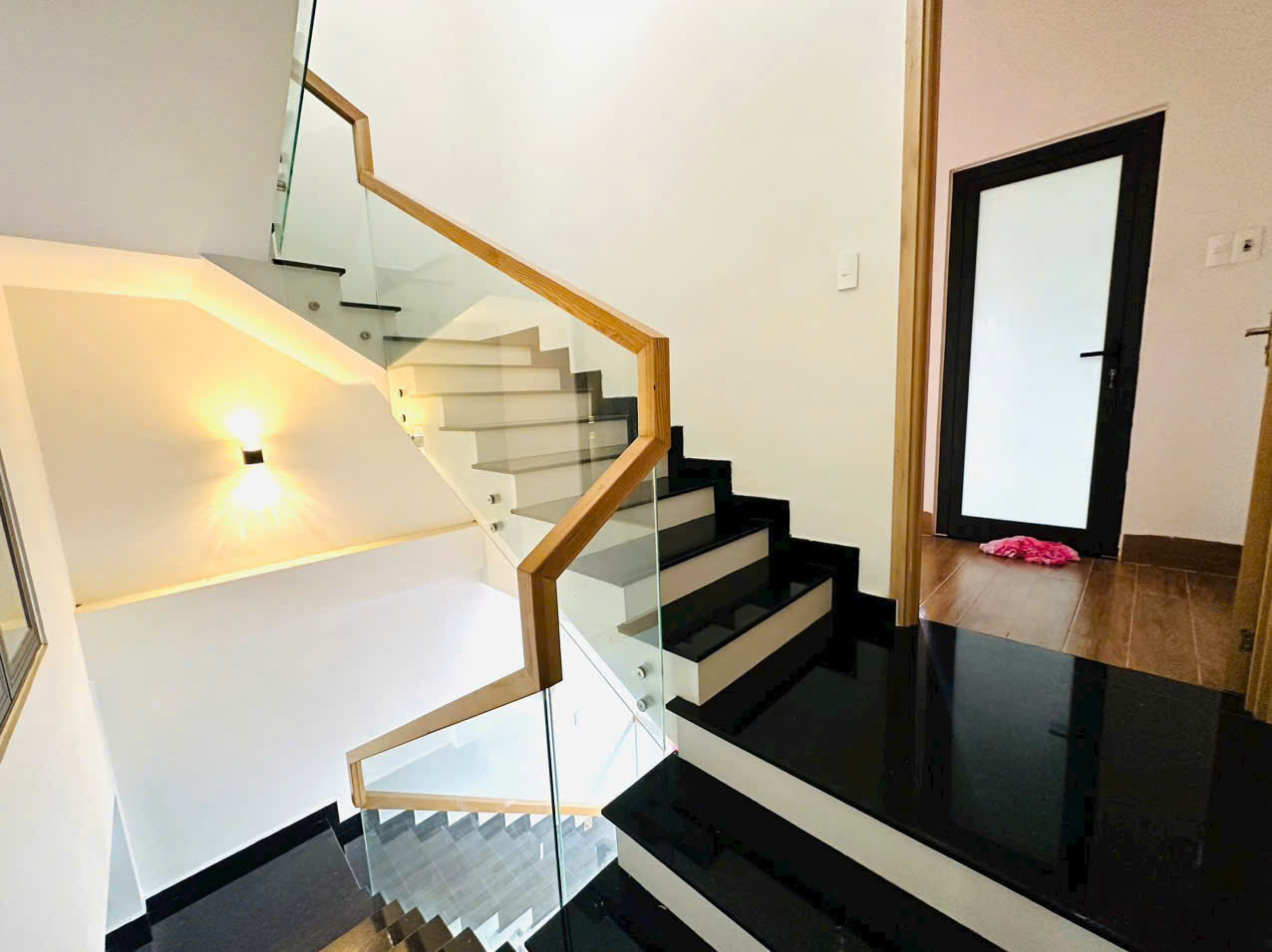 NHÀ 3 TẦNG KIÊN CỐ - MẶT TIỀN NGUYỄN ĐÌNH - ĐẦU TƯ ĐỈNH.siêu rẻ chỉ 6,1 tỷ - Ảnh chính