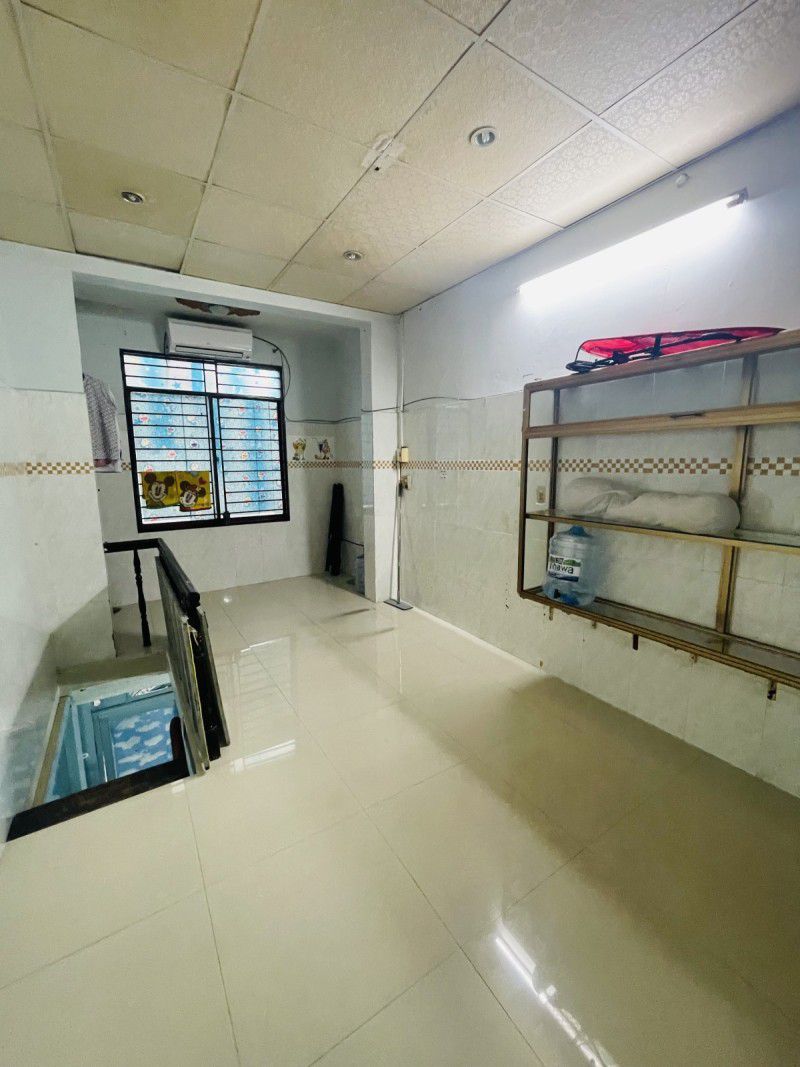 NHÀ XE HƠI ĐỖ CỬA - 30M RA MẶT TIỀN Ô TÔ - HUỲNH VĂN NGHỆ - P.15 - TÂN BÌNH - NHÀ ĐẸP 2 TẦNG - 2PN - Ảnh 2