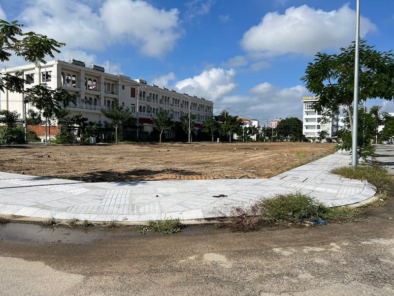 # Đất Lô Góc 2 Mặt Tiền đường 7.5m sát Biển Tân Trà, 160m2, ngang 8.3m, 7.xx tỷ - Ảnh chính