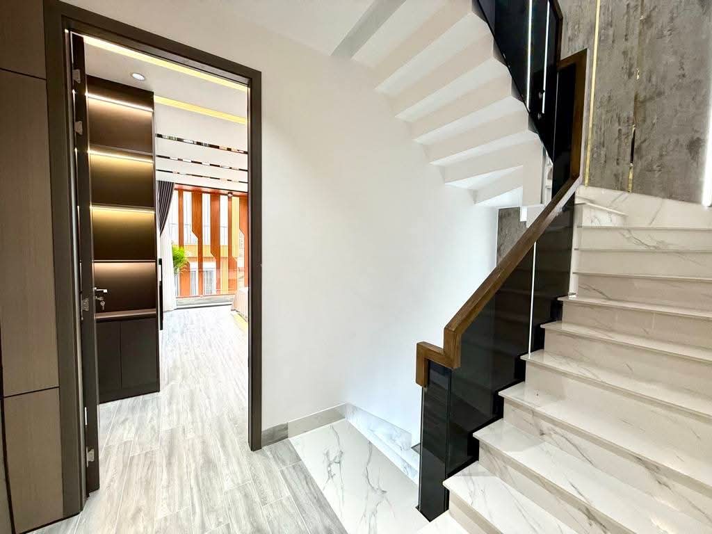NHÀ ĐẸP LUNG LINH - QUANG TRUNG GV - HẺM ÔTÔ VÀO NHÀ - 63M² - 5 TẦNG LẦU CHỈ 7.X TỶ - FULL NỘI THẤT - Ảnh 2