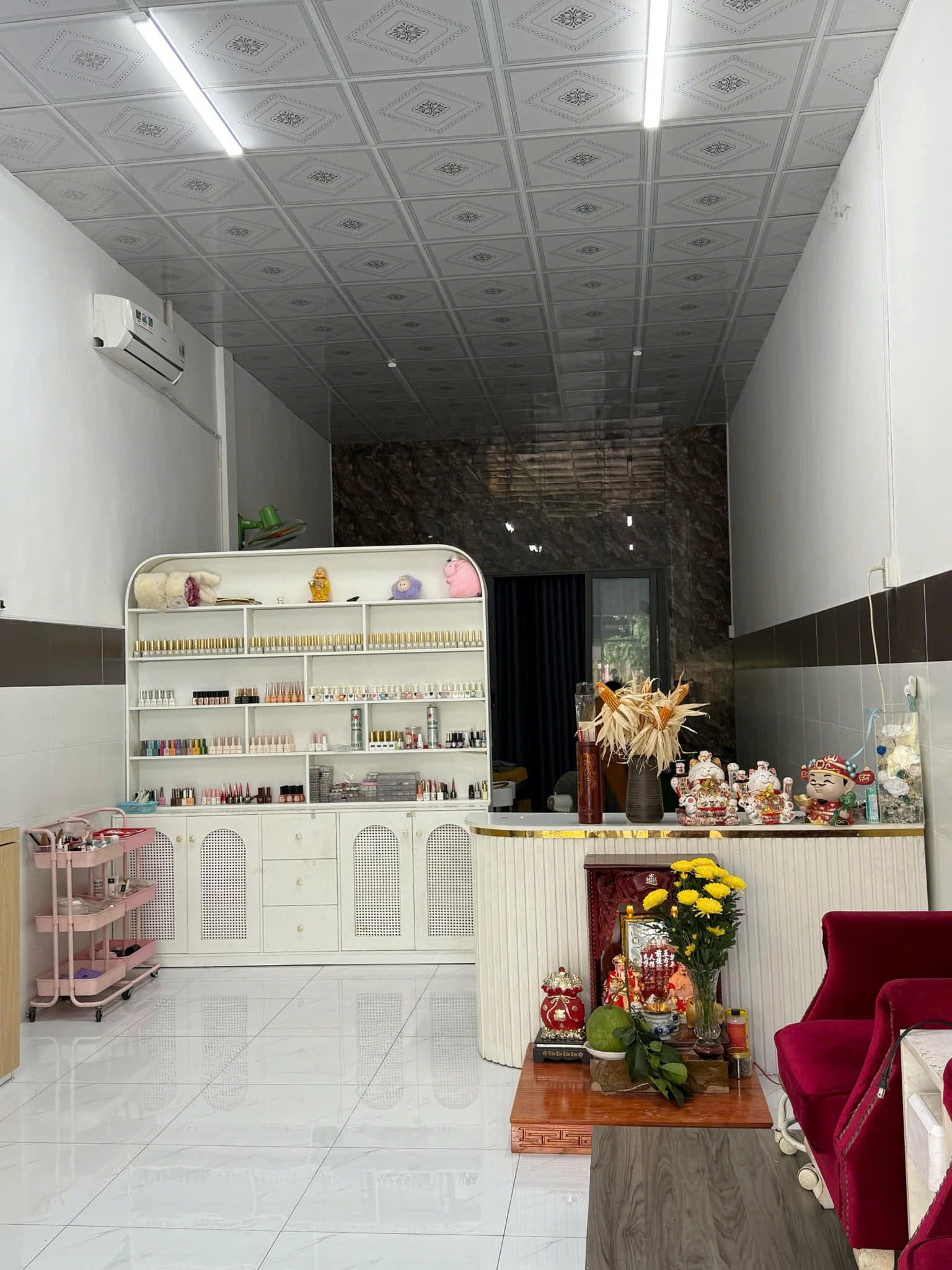 CHÍNH CHỦ CẦN SANG NHƯỢNG QUÁN NAIL- MI - GỘI TRUNG TÂM CHỢ THỦ THỪA - Ảnh chính