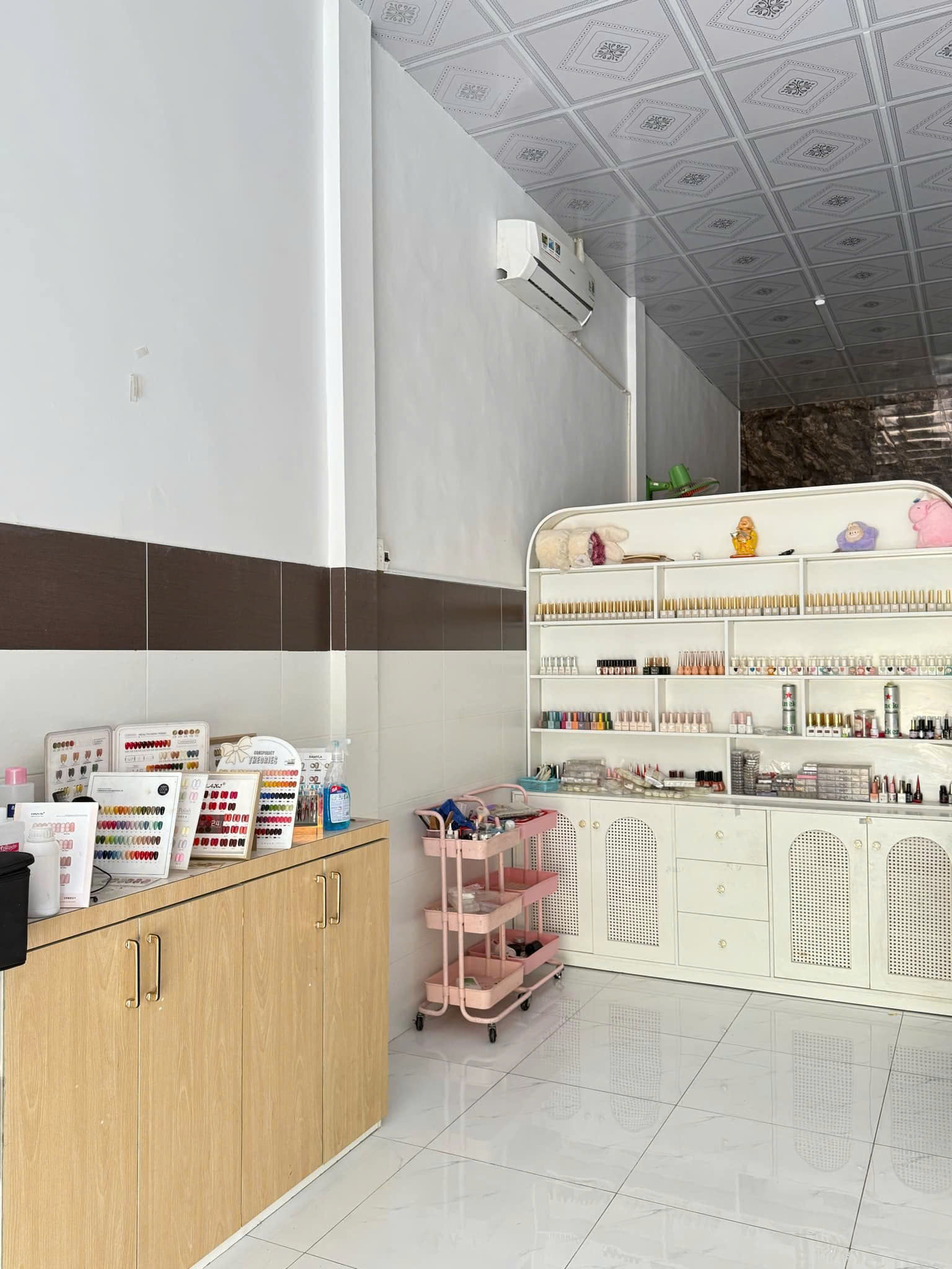 CHÍNH CHỦ CẦN SANG NHƯỢNG QUÁN NAIL- MI - GỘI TRUNG TÂM CHỢ THỦ THỪA - Ảnh 2